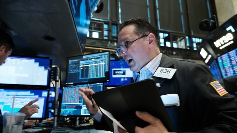 Read more about the article Tech reboot lifts European stocks to record high