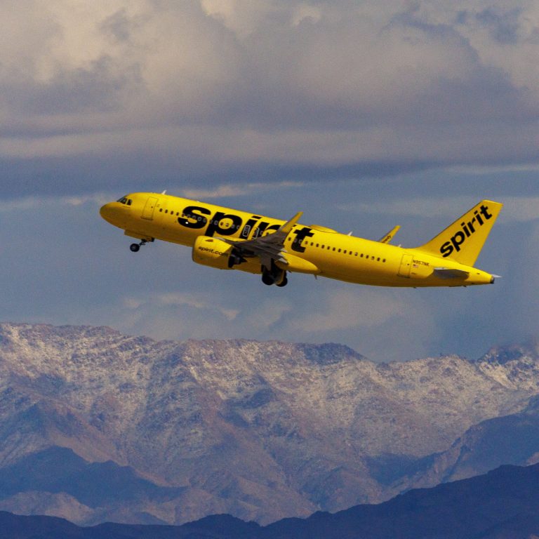 Read more about the article Frontier Airlines Offers to Buy Spirit Airlines, Again