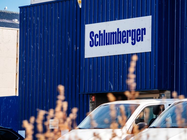 Read more about the article Schlumberger Stock: Is Wall Street Bullish or Bearish?