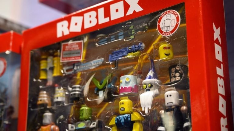 Read more about the article Roblox fans gaming industry gloom with weak forecast