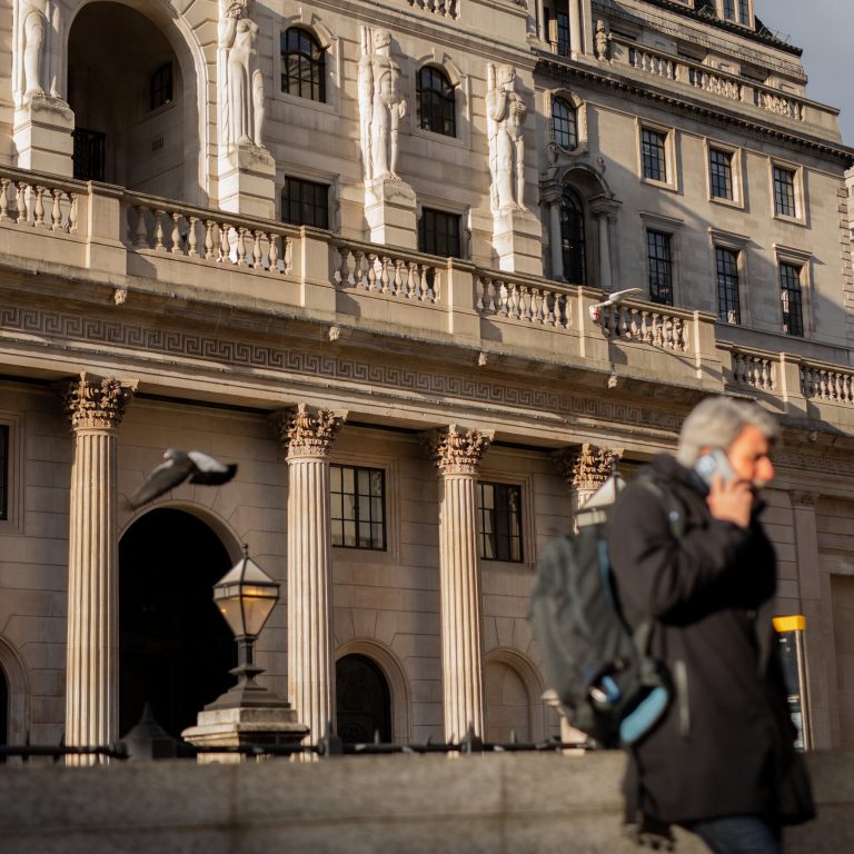 Read more about the article Bank of England Cuts Rates While Warning of Inflation and Trade War Risks