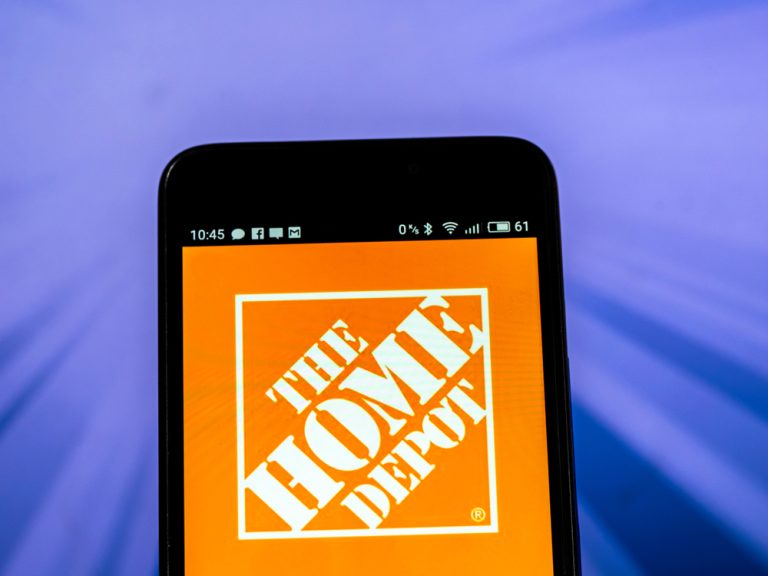 Read more about the article Home Depot Stock: Is Wall Street Bullish or Bearish?