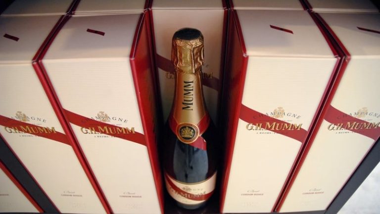 Read more about the article Pernod Ricard considers sale of Mumm champagne – sources