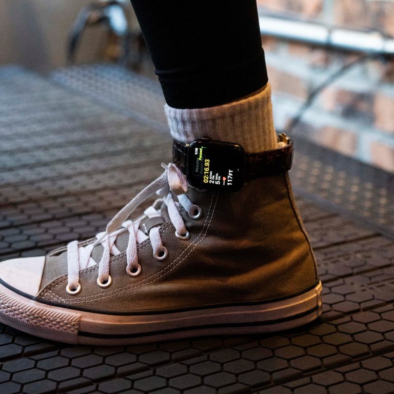 Read more about the article Why Are People Wearing Apple Watches on Their Ankles?