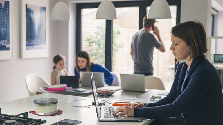 Read more about the article Remote working: The rise of ‘hushed hybrid’