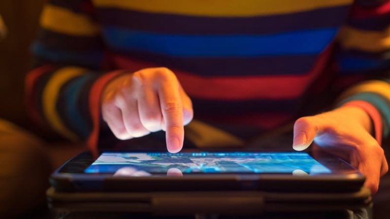 Read more about the article Concerns over children’s unsupervised access to devices
