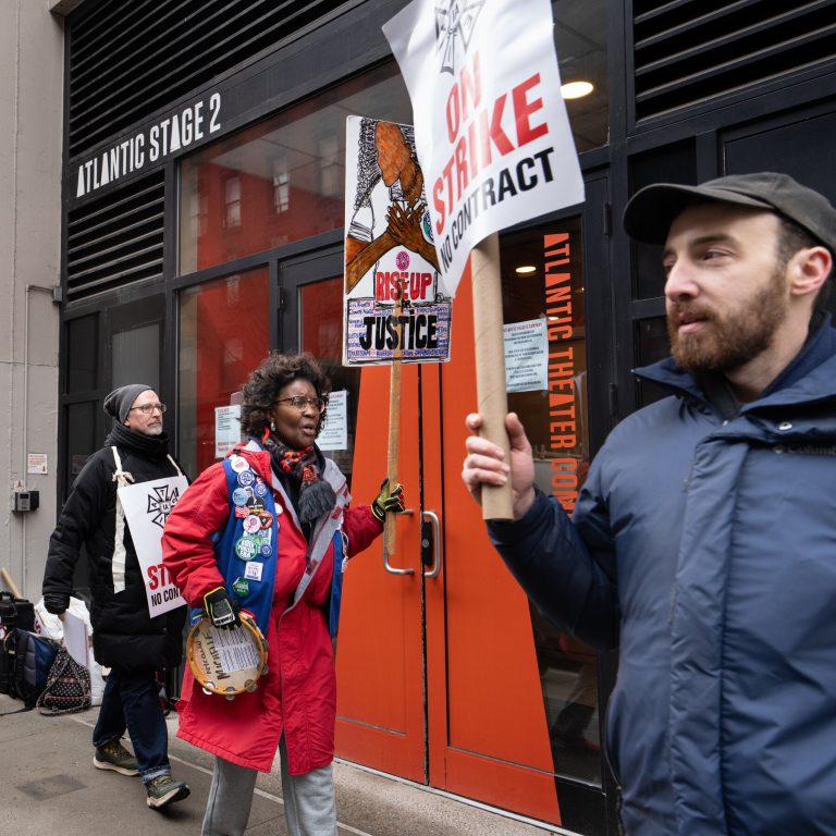Read more about the article As Off Broadway Crews Unionize, Workers See Hope, Producers Peril