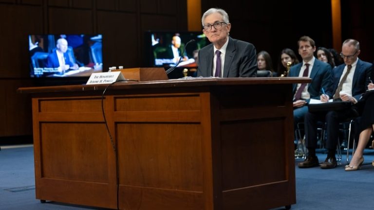 Read more about the article Fed’s Powell, quizzed about trade, Musk, and bank safety