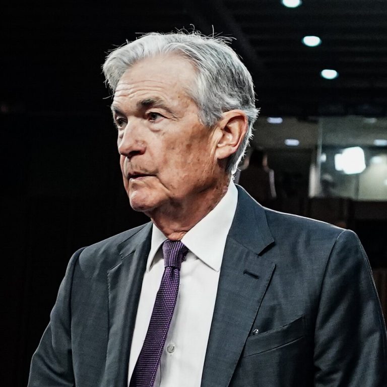 Read more about the article Fed Chair Jerome Powell Shows Little Urgency to Lower Rates