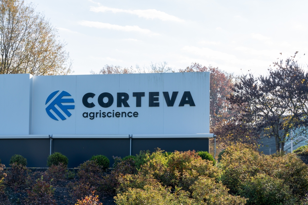 are-wall-street-analysts-predicting-corteva-stock-will-climb-or-sink?