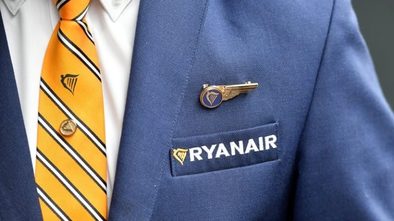 Read more about the article Ryanair to recruit 75 new cabin crew for Dublin base