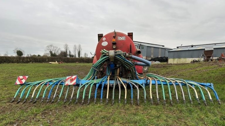 Read more about the article Fewer emissions, better efficiency from slurry spreading