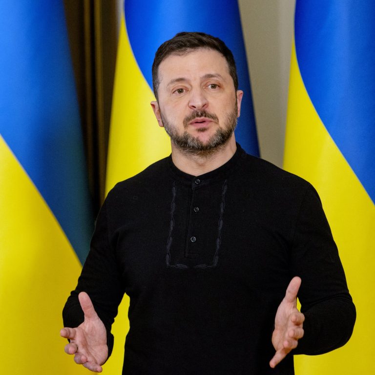 Read more about the article Zelensky Rejects Trump Administration Demand for Half of Ukraine’s Mineral Resources