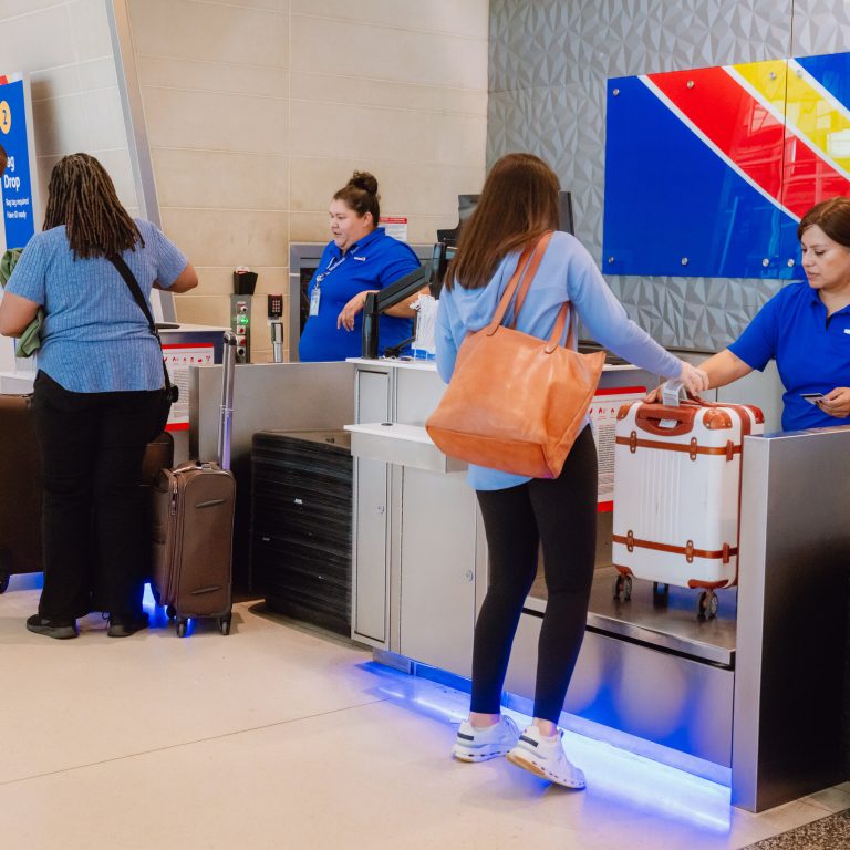 Read more about the article Southwest Layoffs Will Take 15% of Its Work Force