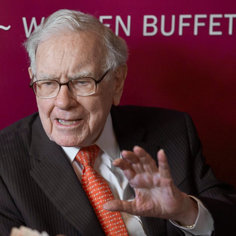 Read more about the article Berkshire Posts Gain in Profits, Boosted by U.S. Treasury Holdings