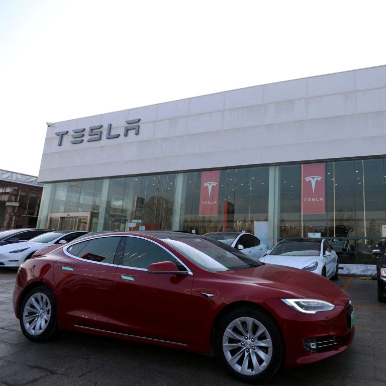 Read more about the article Tesla Moves One Step Closer to Self-Driving Cars in China