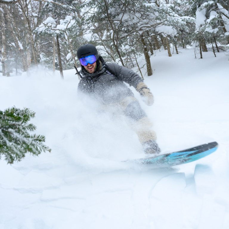 Read more about the article 1,200 Acres of Powder for Around $100: Skiing Vermont’s Bolton Valley