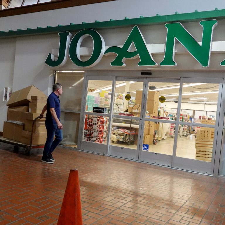 Read more about the article Joann, 80-Year-Old Crafts and Fabrics Retailer, Will Close All Stores