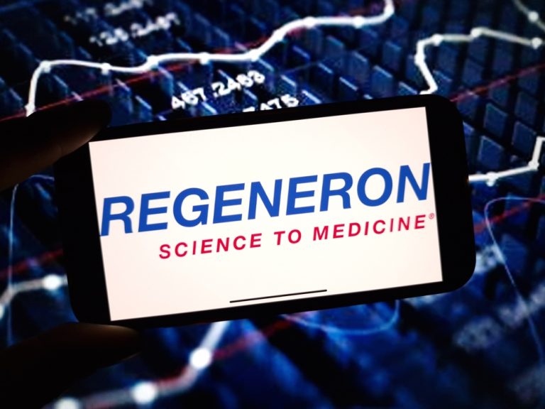 Read more about the article Regeneron Pharmaceuticals Stock: Analyst Estimates & Ratings