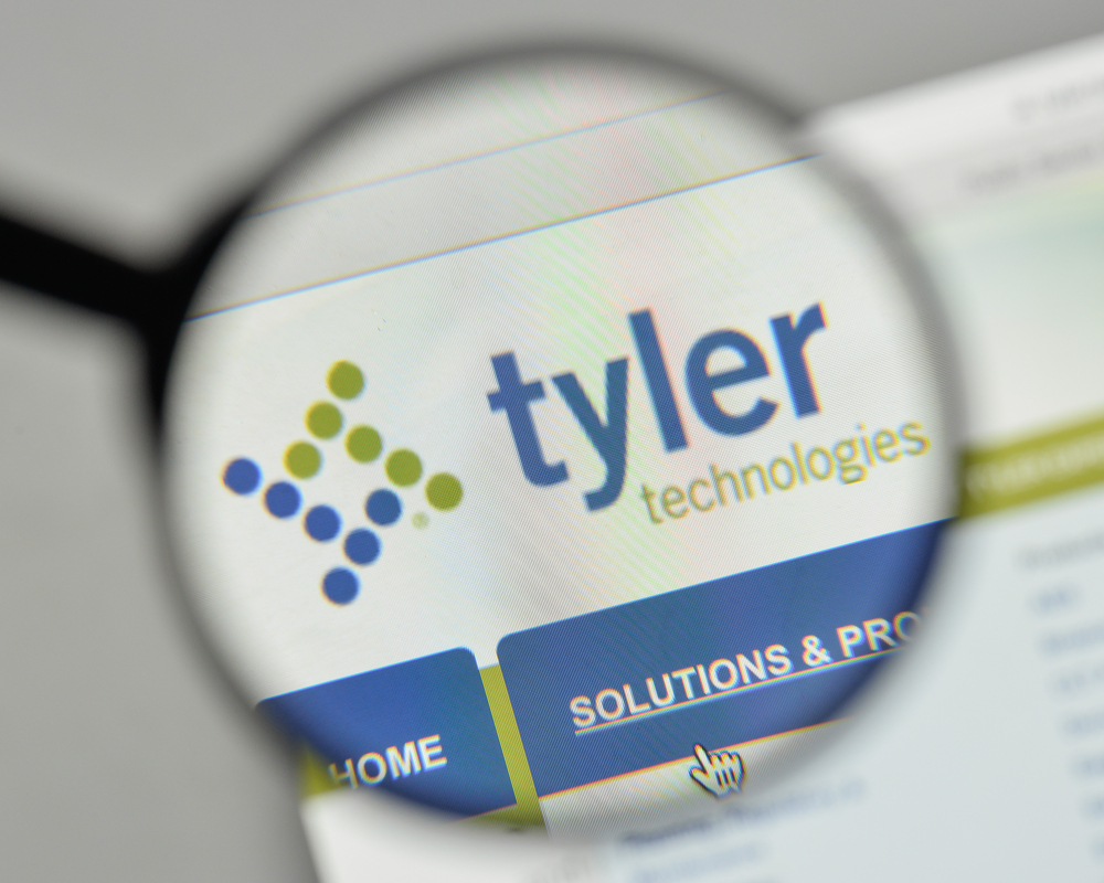 is-wall-street-bullish-or-bearish-on-tyler-technologies-stock?