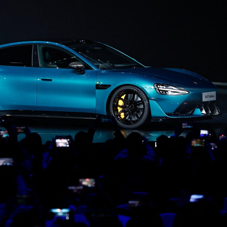 Read more about the article Why China’s Xiaomi Can Make an Electric Car and Apple Can’t