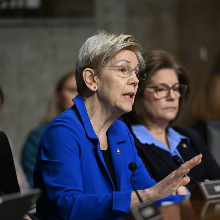 Read more about the article Once a Trump Foil, Warren Seeks Collaboration on Policy