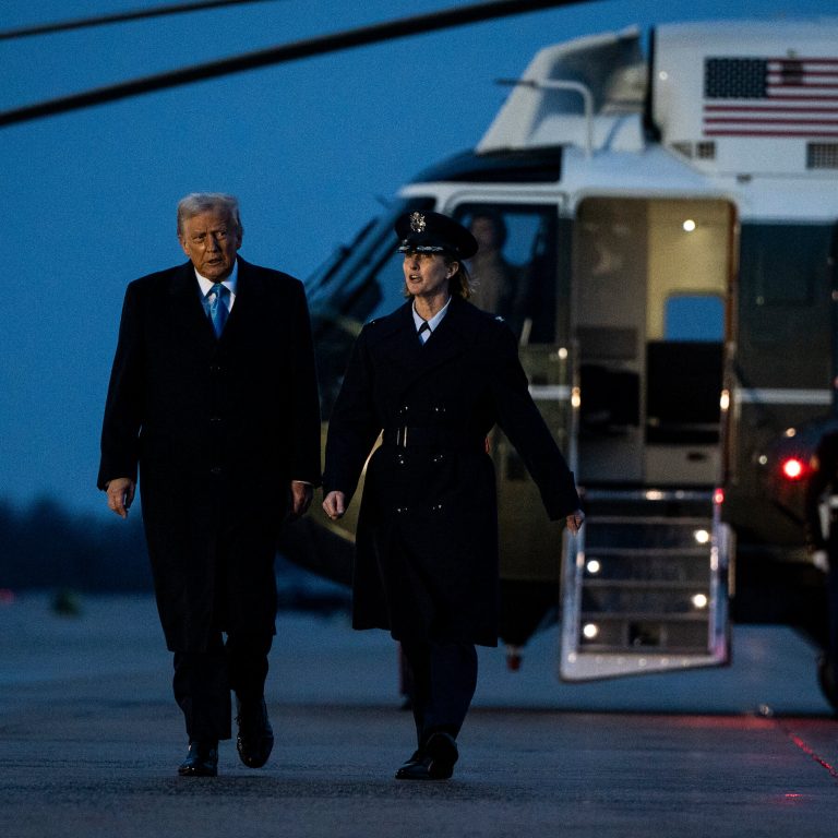 Read more about the article Trump Moves to Invalidate Recent Labor Agreements With Federal Workers