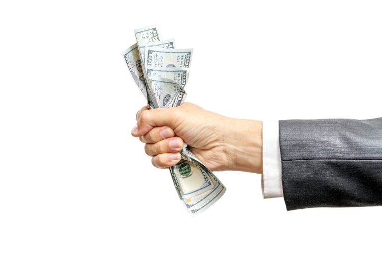 Read more about the article Dollar Rises on US Plans to Impose Tariffs