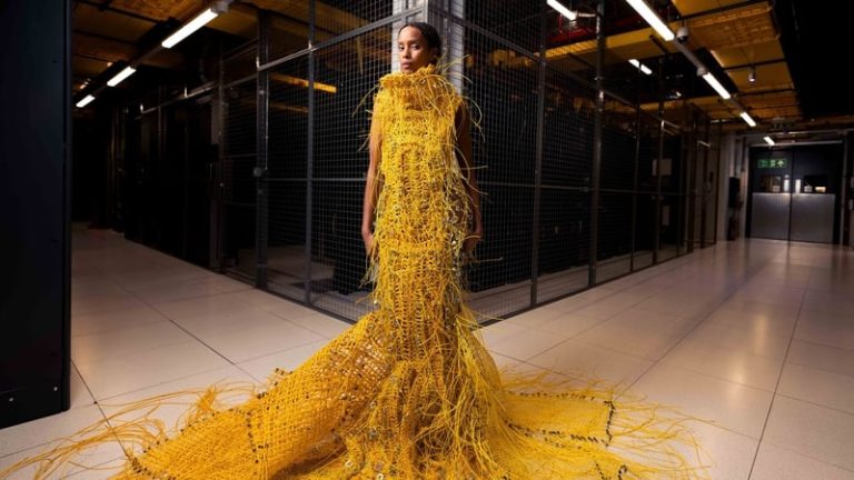 Read more about the article Dress made from internet cables unveiled