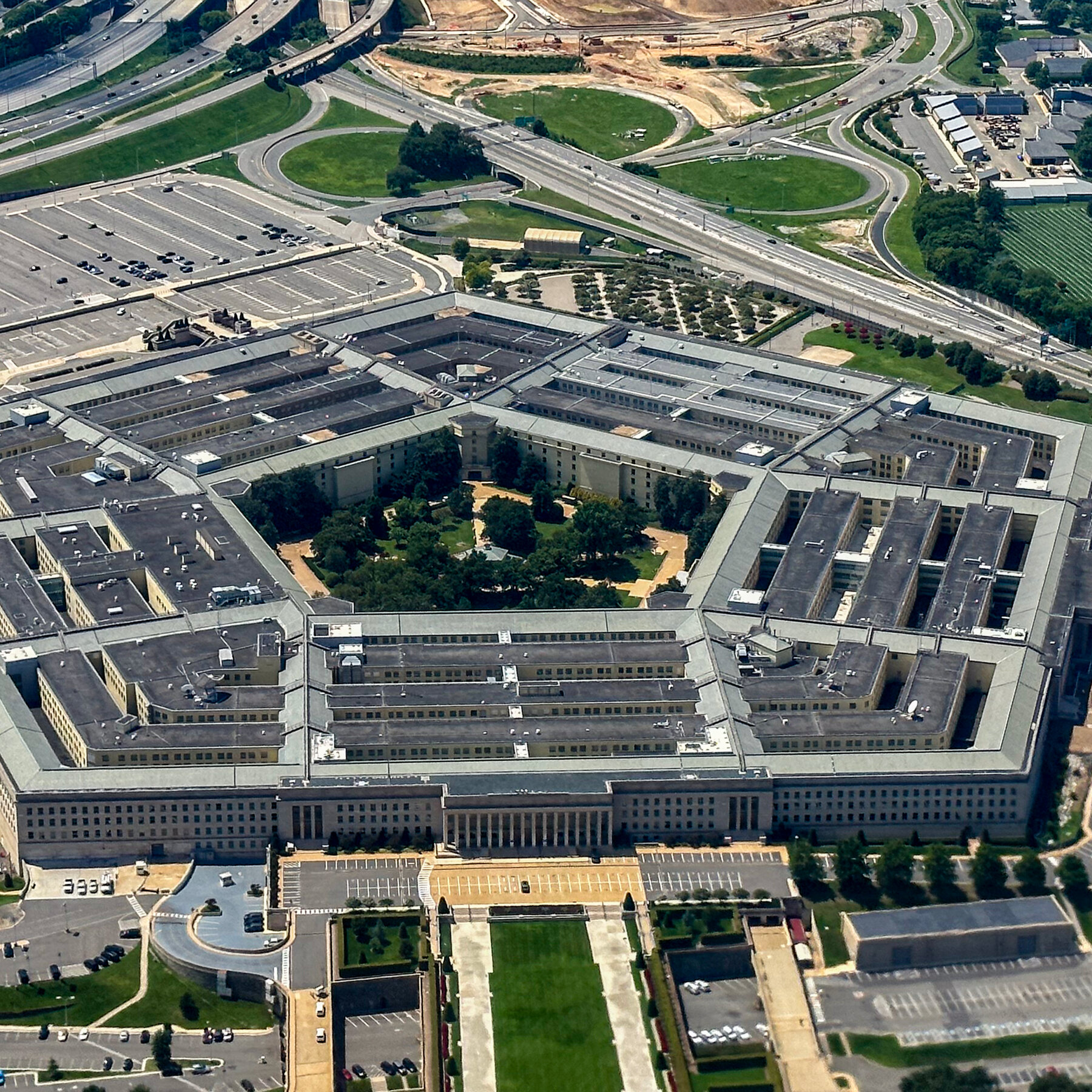 trump-administration-to-remove-4-major-news-outlets-from-pentagon-office-space