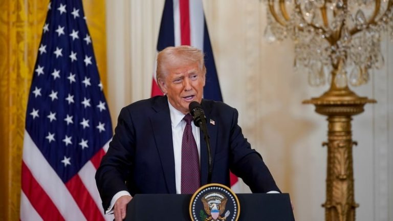 Read more about the article Trump vows March tariffs for Mexico, Canada and China