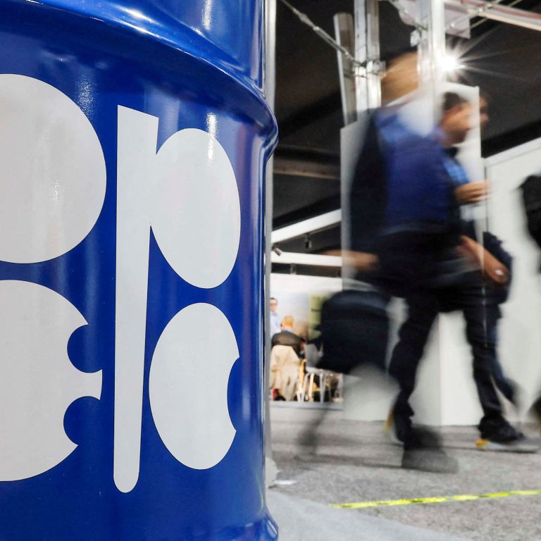 Read more about the article Oil Prices Fall After OPEC Plus Affirms Plan to Raise Production