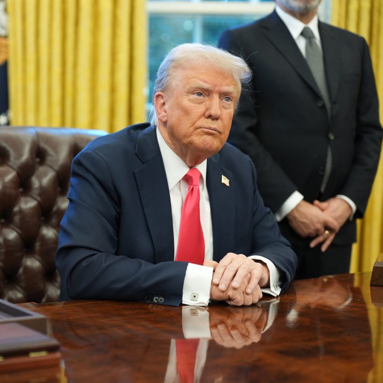 Read more about the article Trump Will Impose 25 Percent Tariffs on Canada and Mexico on Tuesday