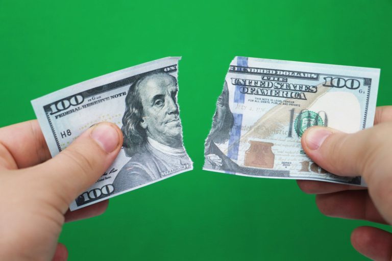 Read more about the article Dollar Tumbles on Euro Strength and Weak US Economic News