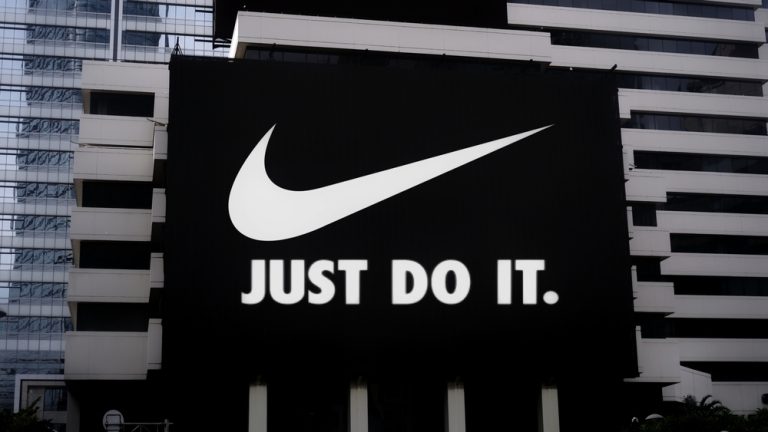 Read more about the article Is NIKE Stock Underperforming the Nasdaq?
