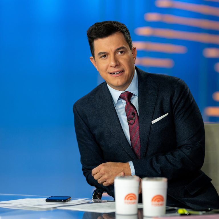 Read more about the article Tom Llamas Named Anchor of ‘NBC Nightly News’