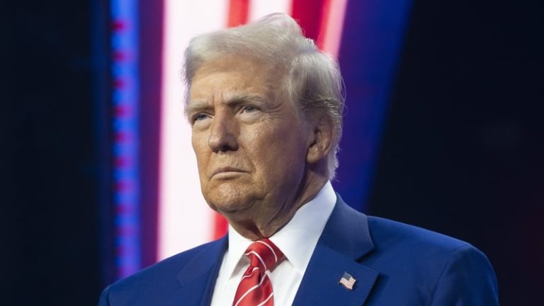 Read more about the article Trump pauses some Canada, Mexico tariffs until next month