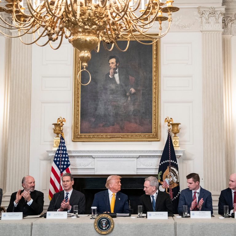 Read more about the article At Crypto Summit, Trump Says U.S. Will Be ‘the Bitcoin Superpower’