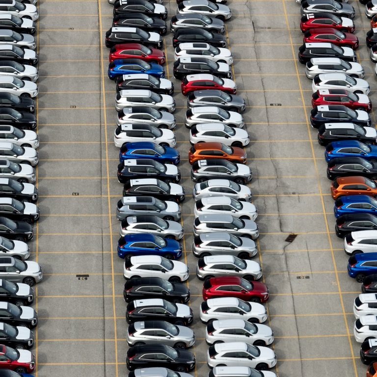 Read more about the article Trump’s Delay on Mexico and Canada Tariffs Came in Response to Market Revolt