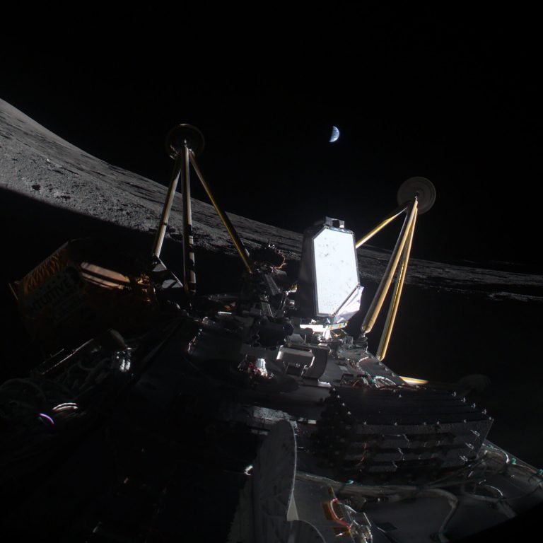 Read more about the article Intuitive Machines Athena Moon Lander Dies After Toppling Over