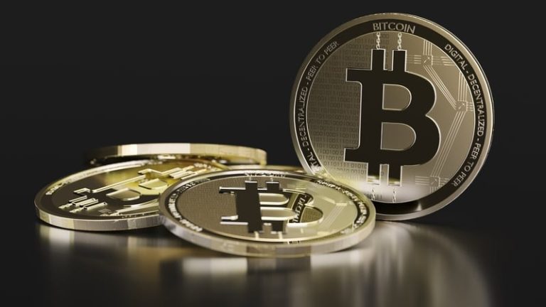 Read more about the article Trump signs order to establish strategic bitcoin reserve