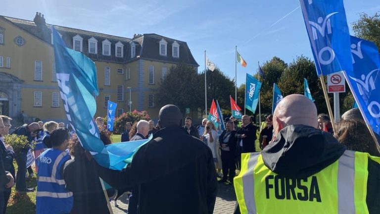 Read more about the article Health unions to issue notice of industrial action