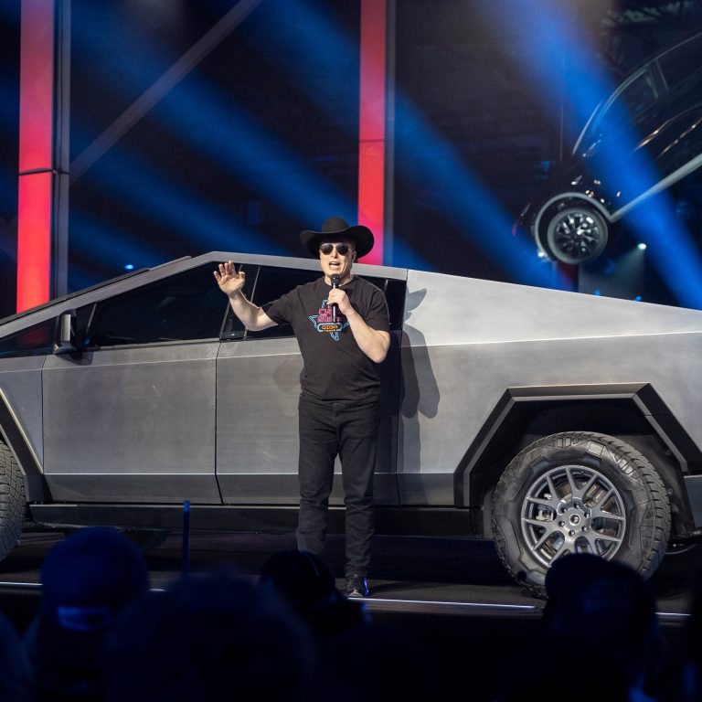 Read more about the article Trump’s Tariffs Could Help Tesla, by Hurting Its Rivals More