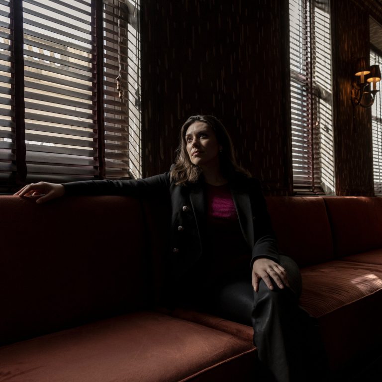 Read more about the article A Political Reporter Takes Her Scoops to YouTube
