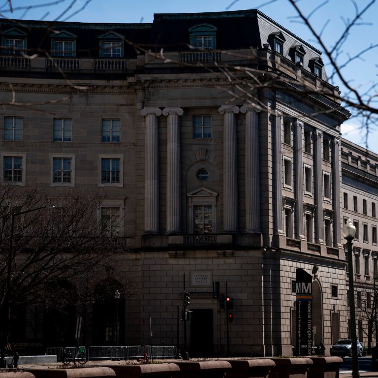 Read more about the article Inside Trump’s War on the I.R.S.: Dropped Audits and a Skeleton Staff