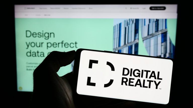 Read more about the article Digital Realty Trust Stock: Is DLR Underperforming the Real Estate Sector?
