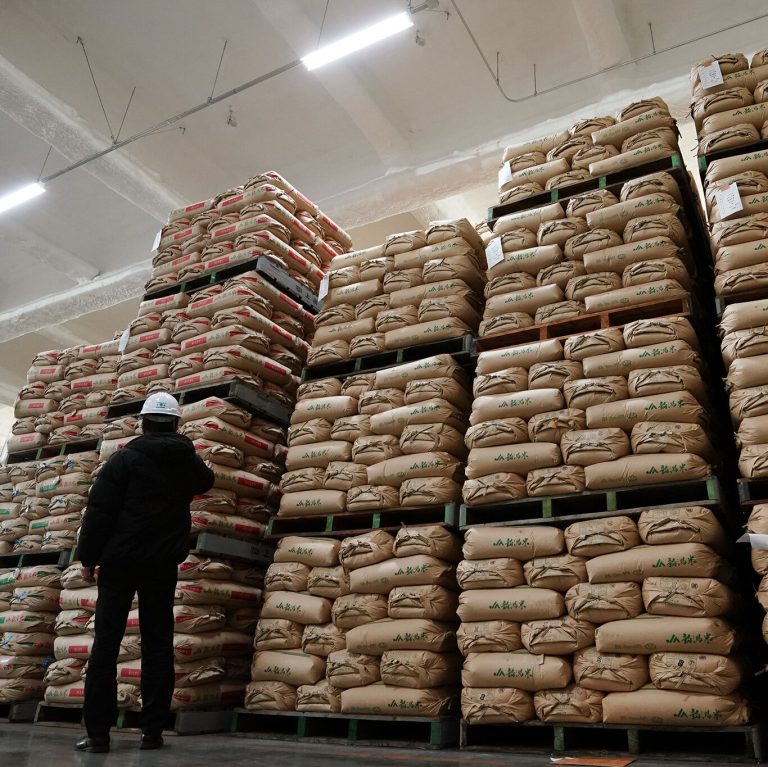 Read more about the article Japan’s Rice Shortage Sets Off Auction of Emergency Stockpile