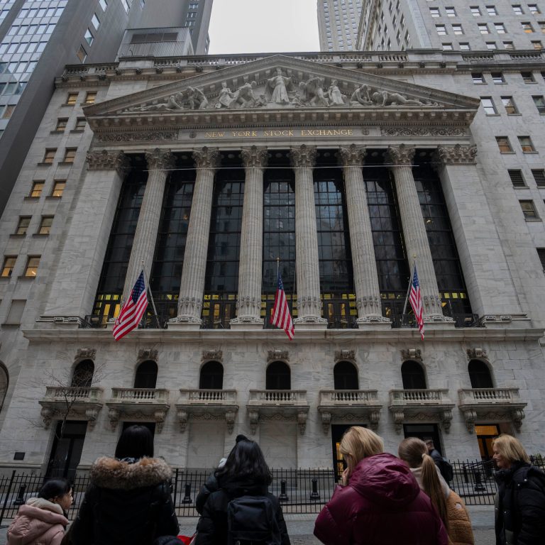 Read more about the article The Russell 2000 Index Is Flashing Economic Warning Signs
