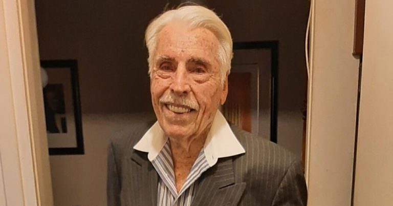 Read more about the article Herman Graf, Who Helped Sell ‘Tropic of Cancer,’ Dies at 91