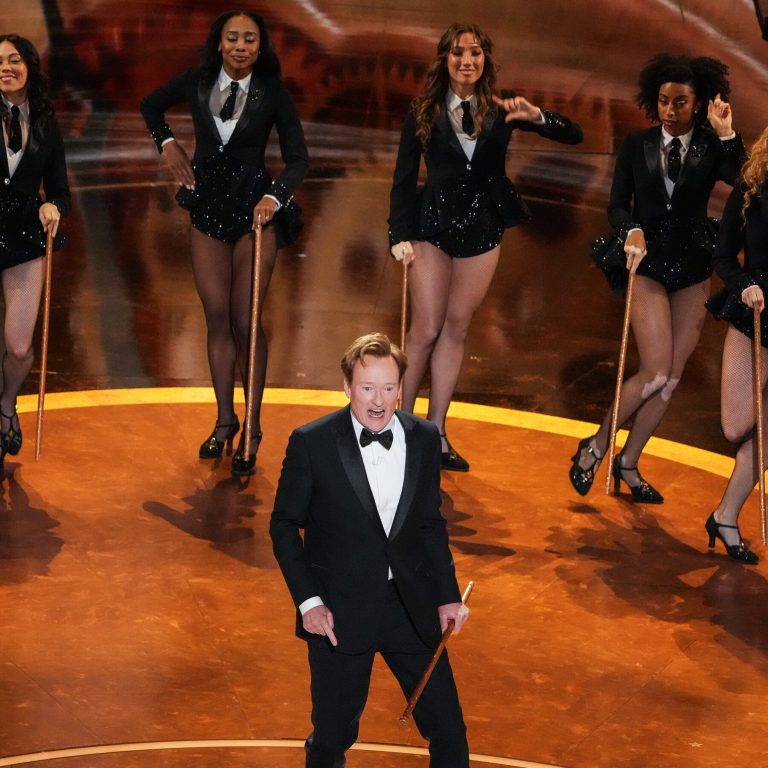 Read more about the article Conan O’Brien to Host the Oscars Next Year, Too